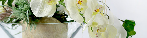 Флористическая композиция с искусственной орхидеей