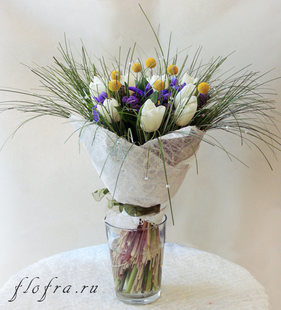букет с тюльпанами краспедией цветы кемерово флористика дизайн 