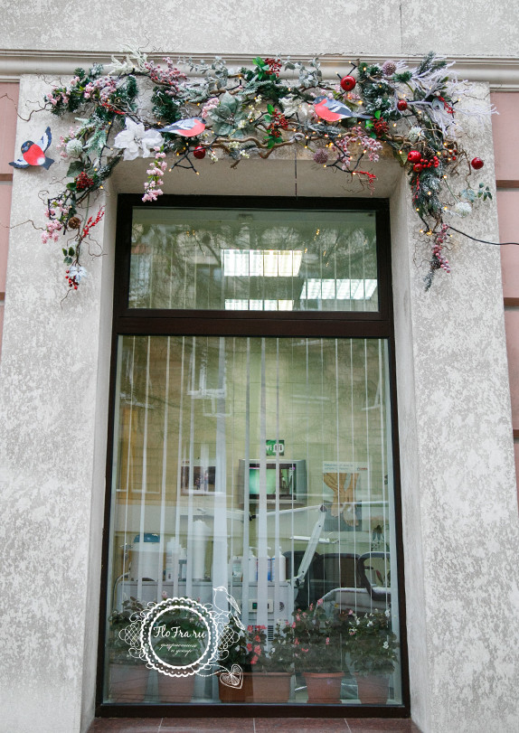 новогоднее украшение витрины декор витрина Кузбасс Кемерово оформление www.flofra.ru окна рождество новый год.jpg9