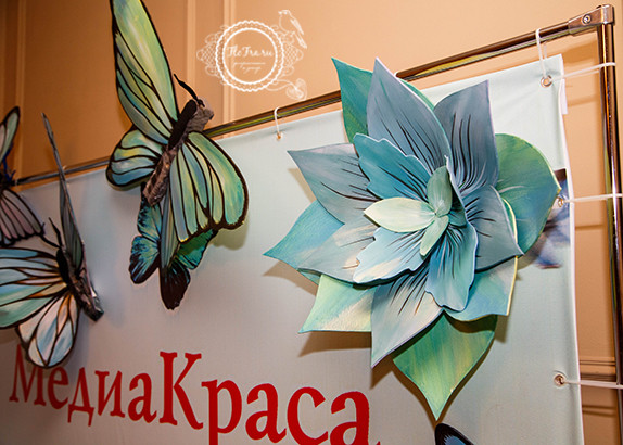 украшение фотозоны Кемерово кузбасс декор дизайн пресвол цветы флористика витрина свадьба праздник www.flofra.ru4