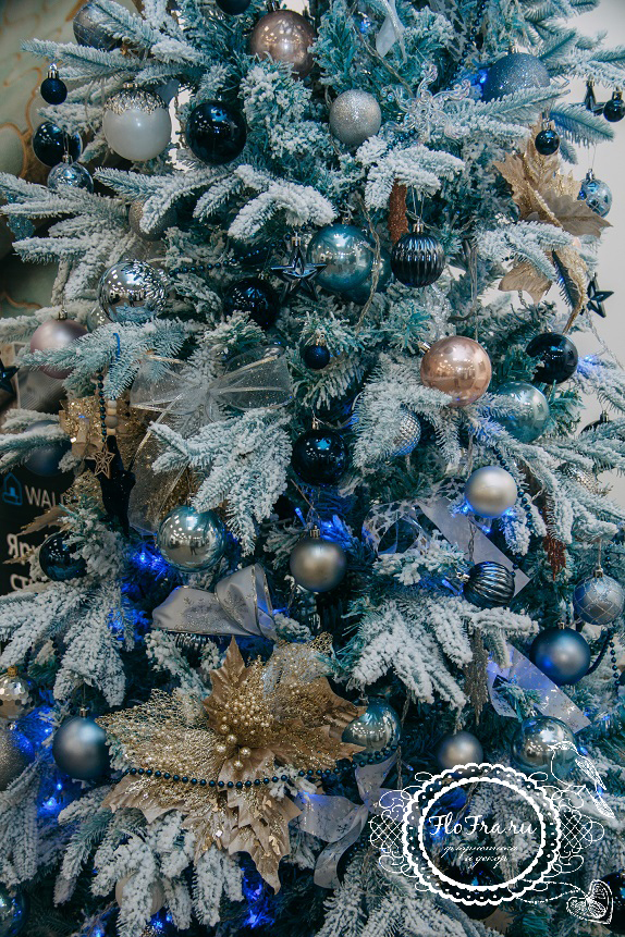 украшение новогоднее магазина кафе ресторана Кузбасс Кемерово елки композиции рождественское флористика под ключ www.flofra.ru дизайн 2020