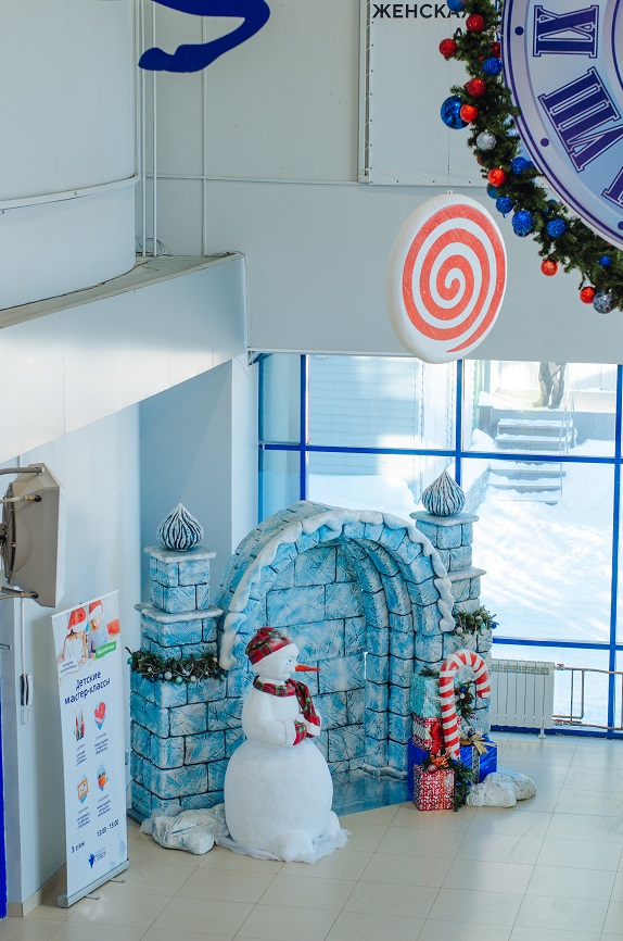 макет эскиз фотозона новый год рождество снеговик зима украшение торговый центр витрина декор бутафория www.flofra.ru showcase snowman christmas new year sculpture 3